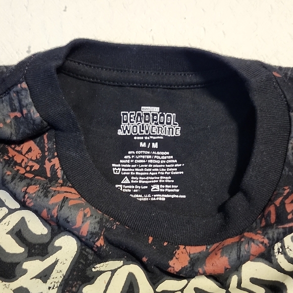 Marvel Deadpool Red and Black Graphic Tee - Picture 2 of 3